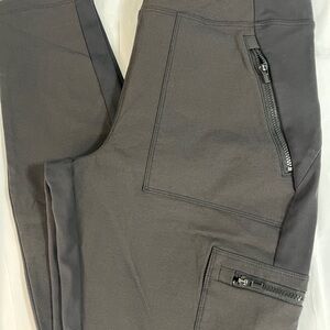 Athleta women’s 8T Black Zip Cargo Joggers slim fit NWOT comfort stretch waist